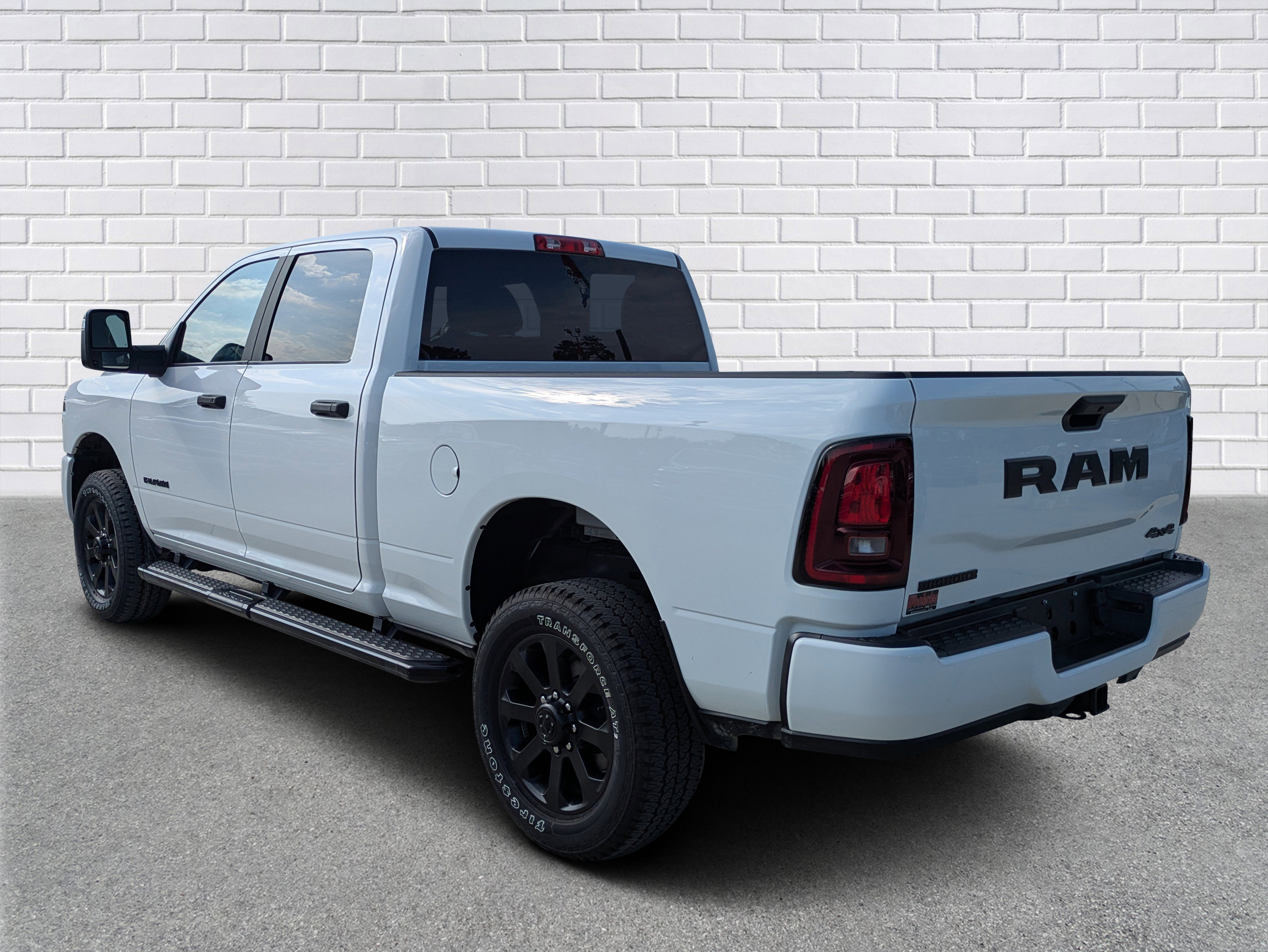 Used 2025 RAM 2500 Big Horn AWD/4WD image 3