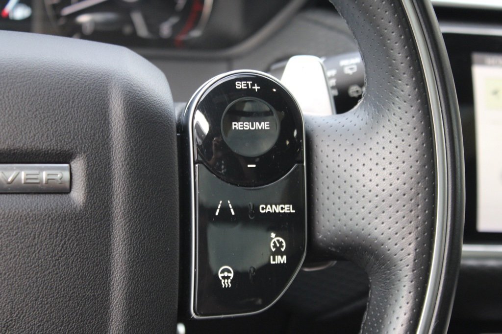 Used 2019 Land Rover Range Rover Velar R-Dynamic HSE image 18