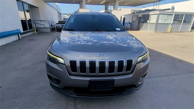 Used 2019 Jeep Cherokee Latitude w/ Popular Appearance Group image 3