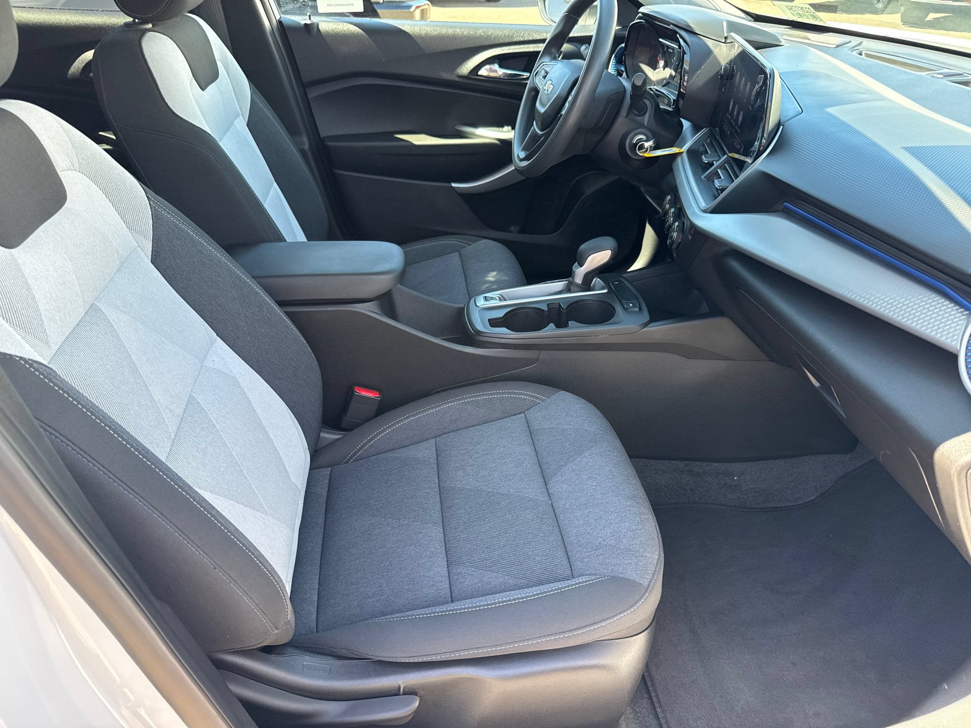 Used 2024 Chevrolet Trax LS w/ LS Convenience Package FWD image 13