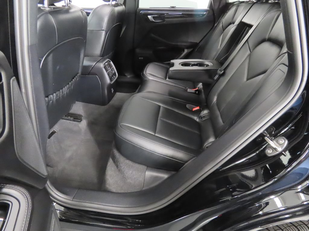 Certified 2026 Porsche Macan AWD/4WD image 45