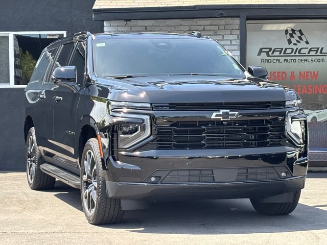 Used 2025 Chevrolet Suburban RST w/ Comfort Package AWD/4WD image 1
