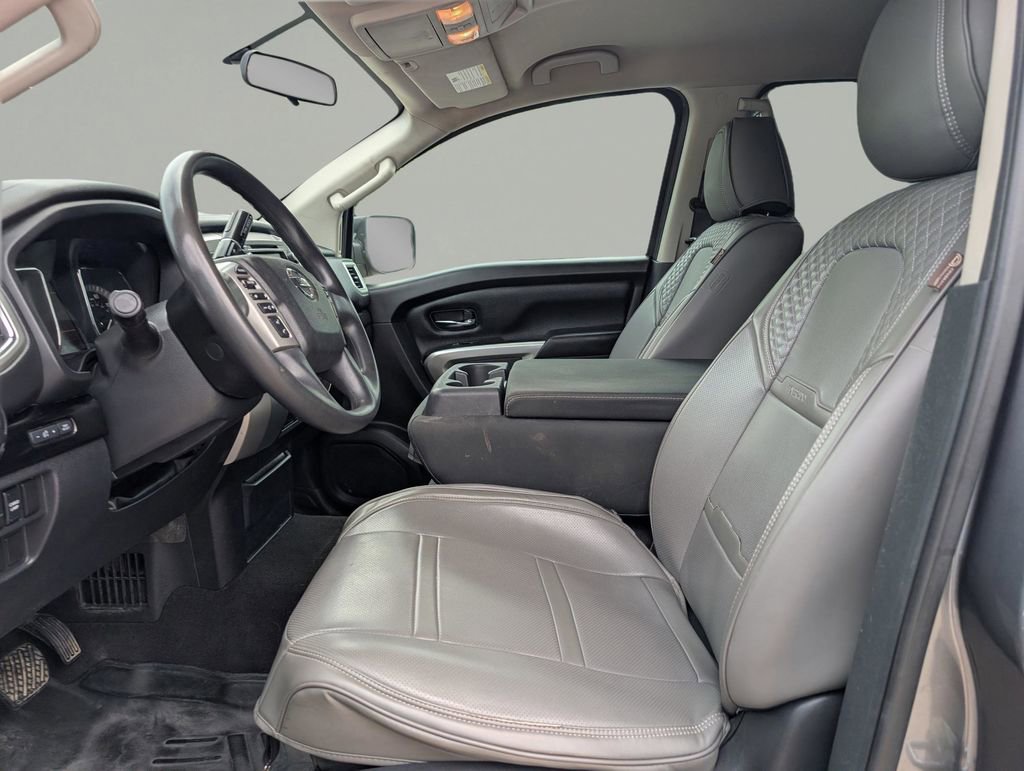 Used 2019 Nissan Titan SV RWD image 13