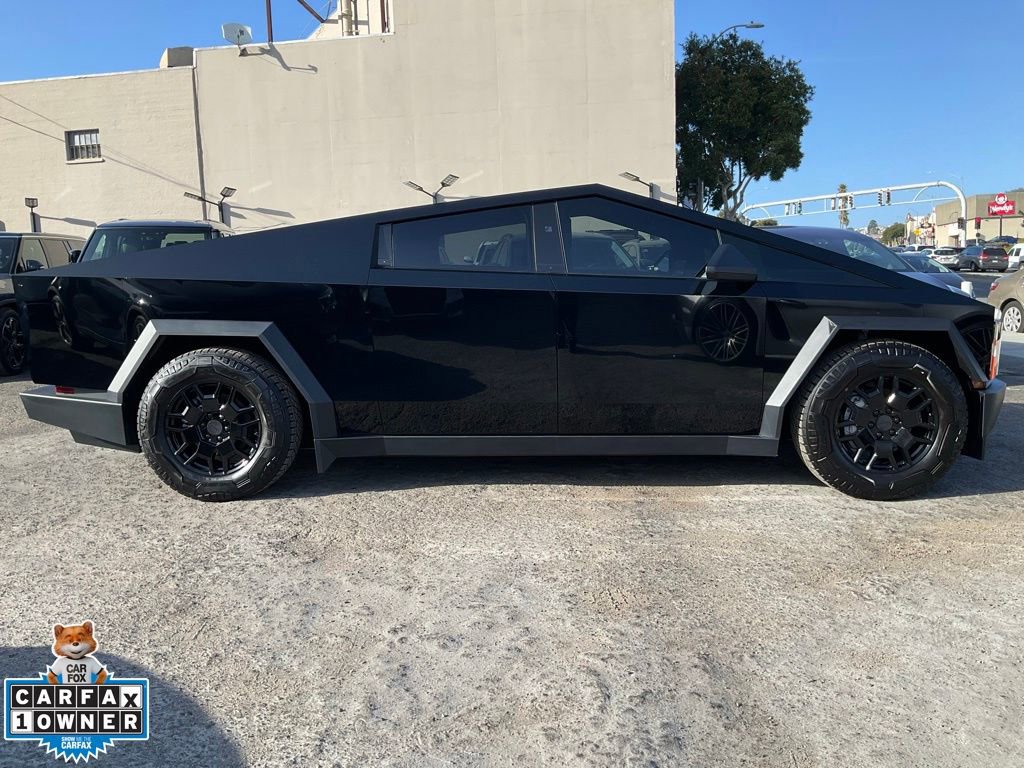 Used 2024 Tesla Cybertruck AWD Crew Cab image 3