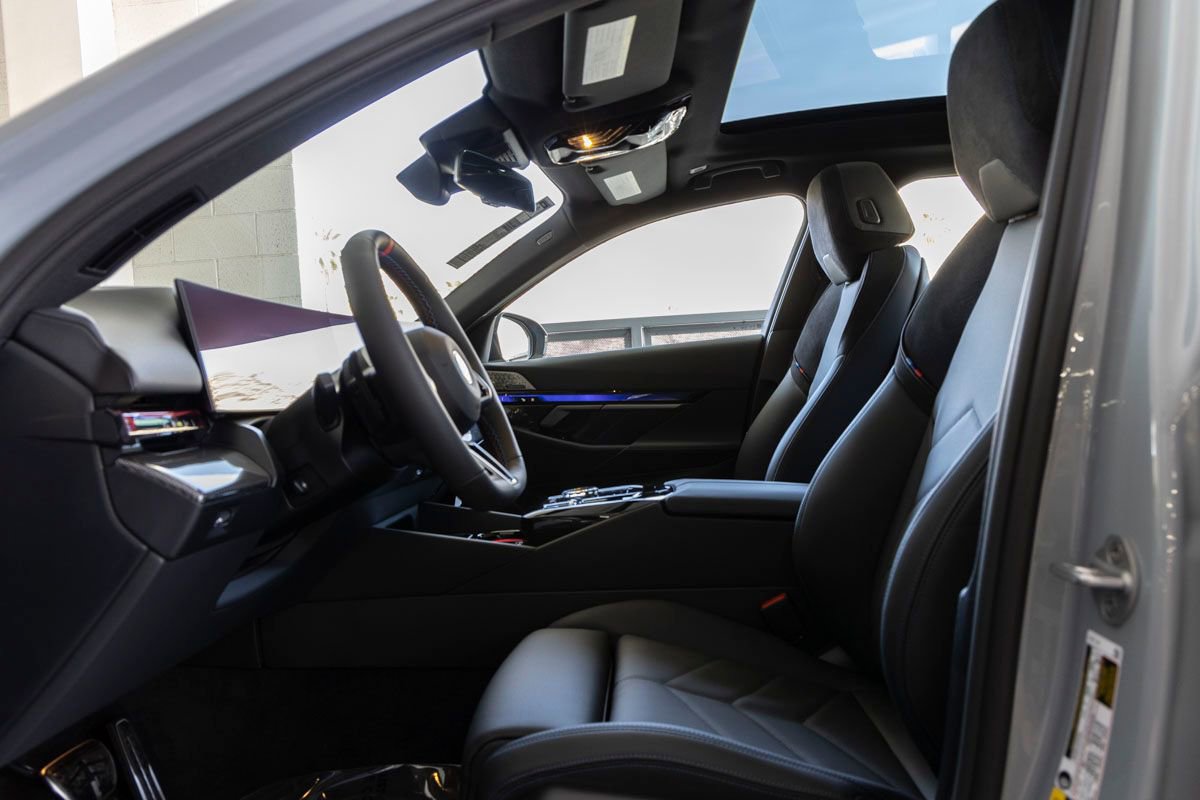 New 2026 BMW i5 w/ Executive Package AWD/4WD image 15