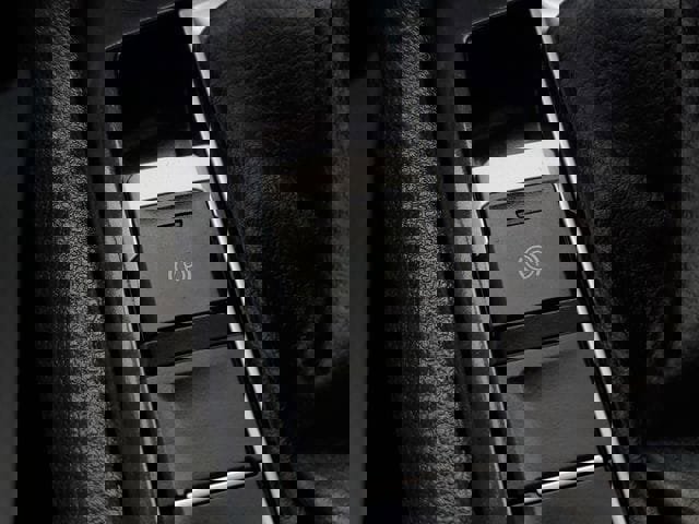 Used 2024 Volkswagen Tiguan SE R-Line image 33