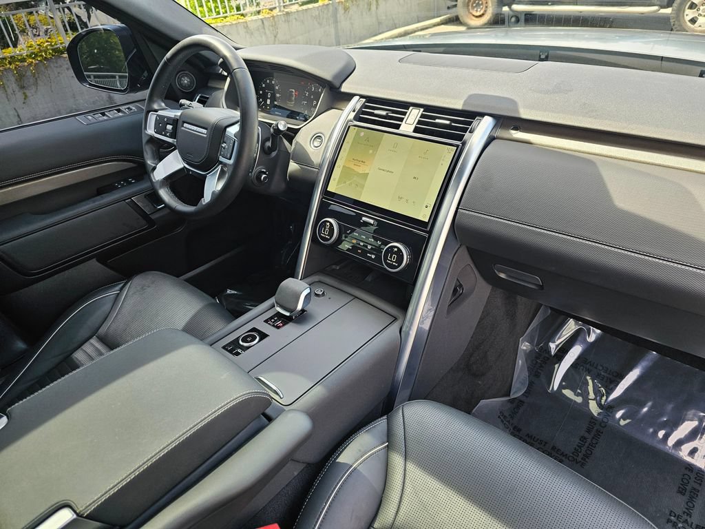 Used 2023 Land Rover Discovery HSE R-Dynamic AWD/4WD image 10
