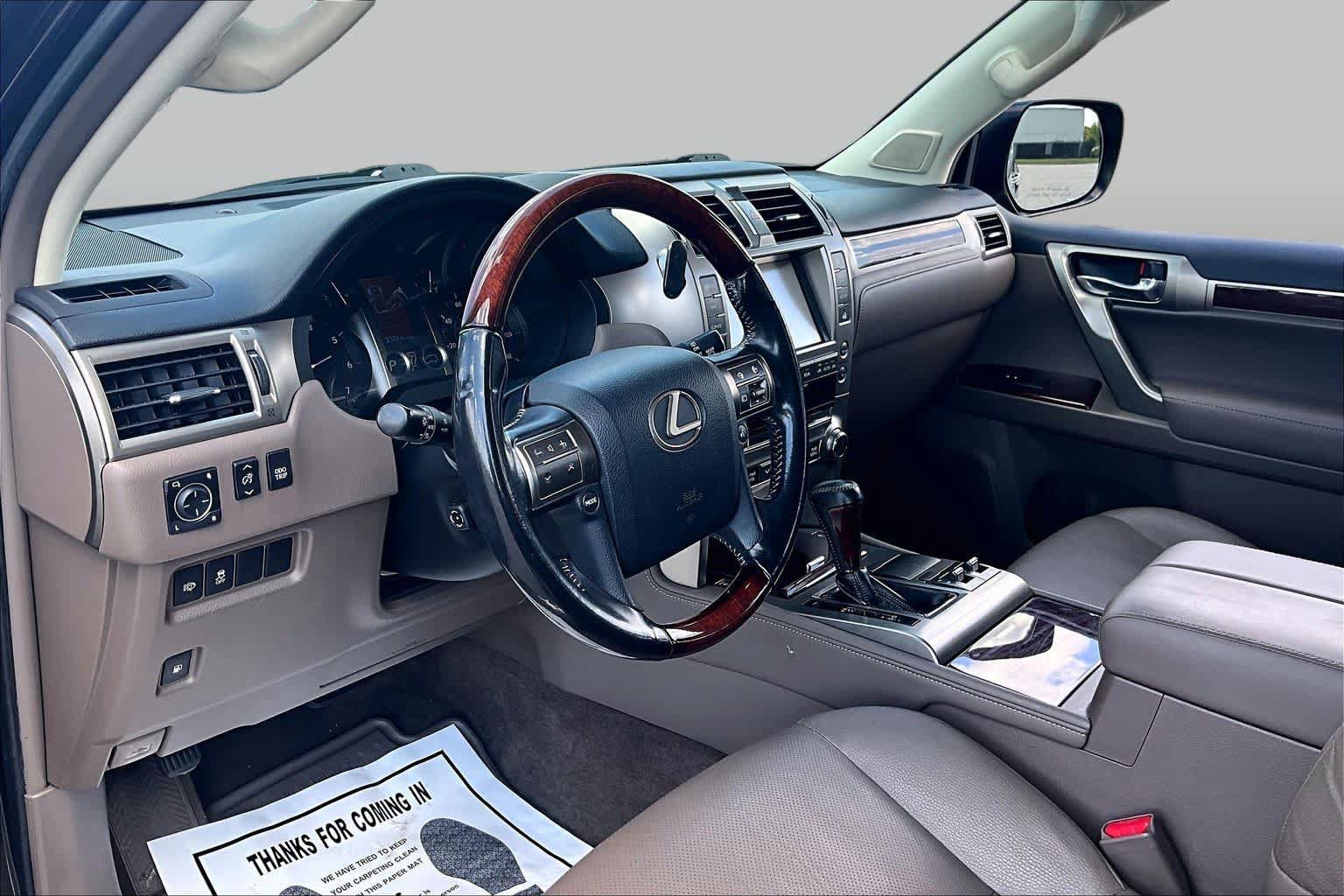 Used 2016 Lexus GX 460 w/ Premium Package AWD/4WD image 18