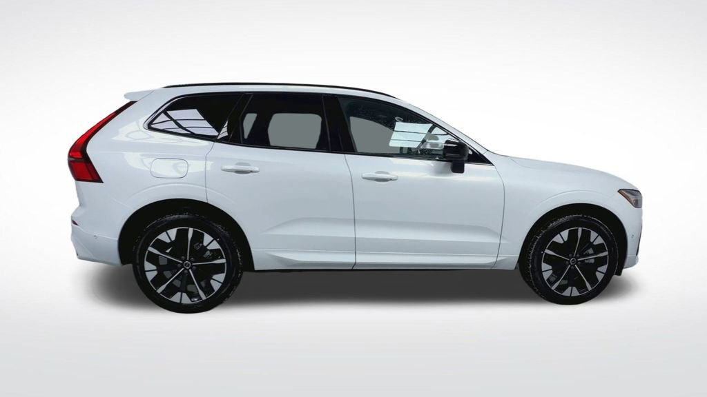 New 2026 Volvo XC60 B5 Plus w/ Protection Package Premier image 9