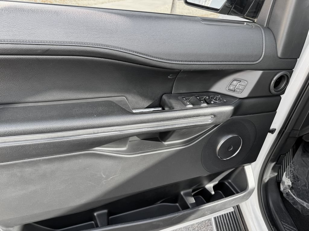 Used 2021 Ford Expedition XLT AWD/4WD image 13