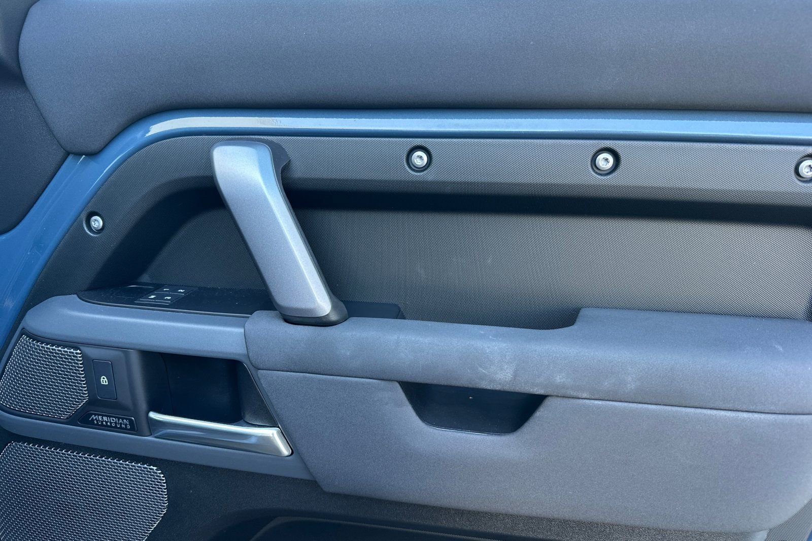 Used 2023 Land Rover Defender 110 X-Dynamic SE image 21