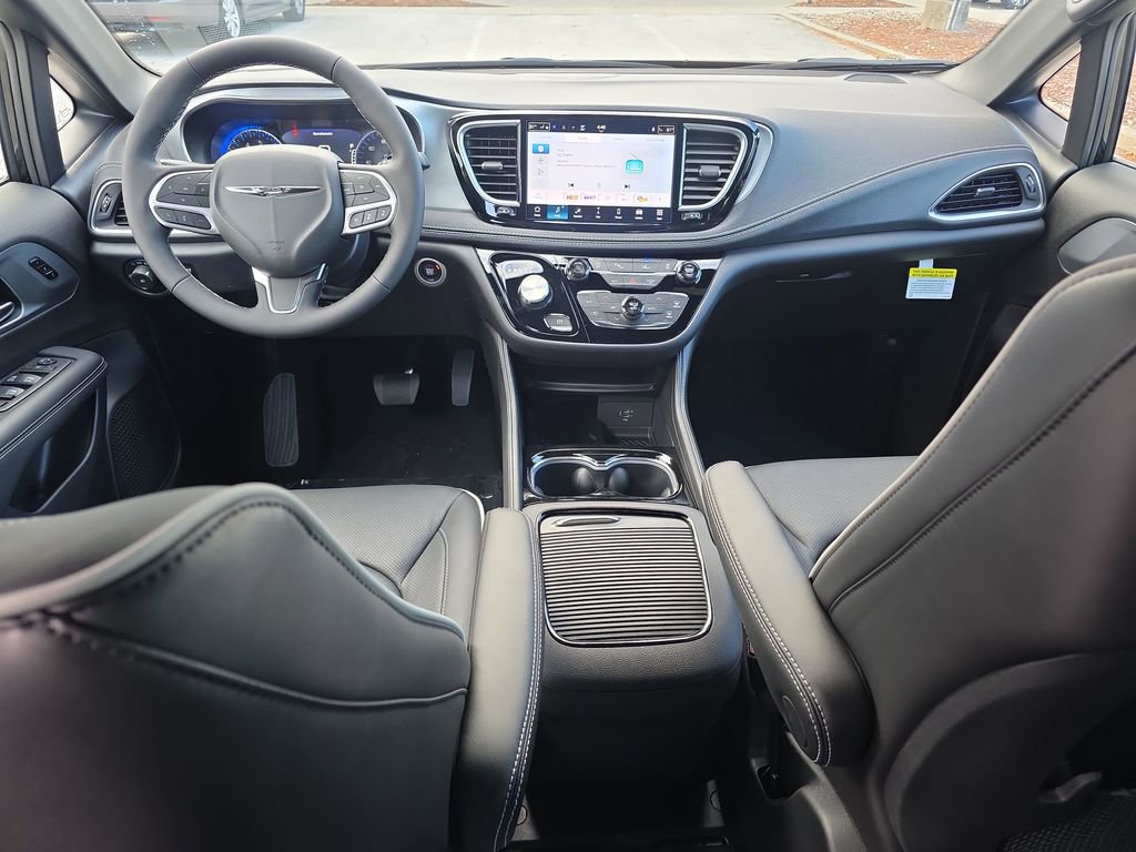 New 2026 Chrysler Pacifica Limited image 7