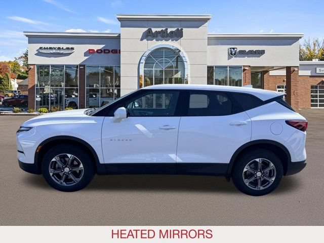 Used 2025 Chevrolet Blazer LT AWD/4WD image 5