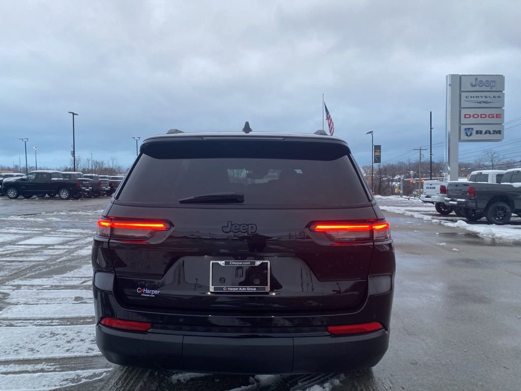 Used 2023 Jeep Grand Cherokee L Laredo image 3