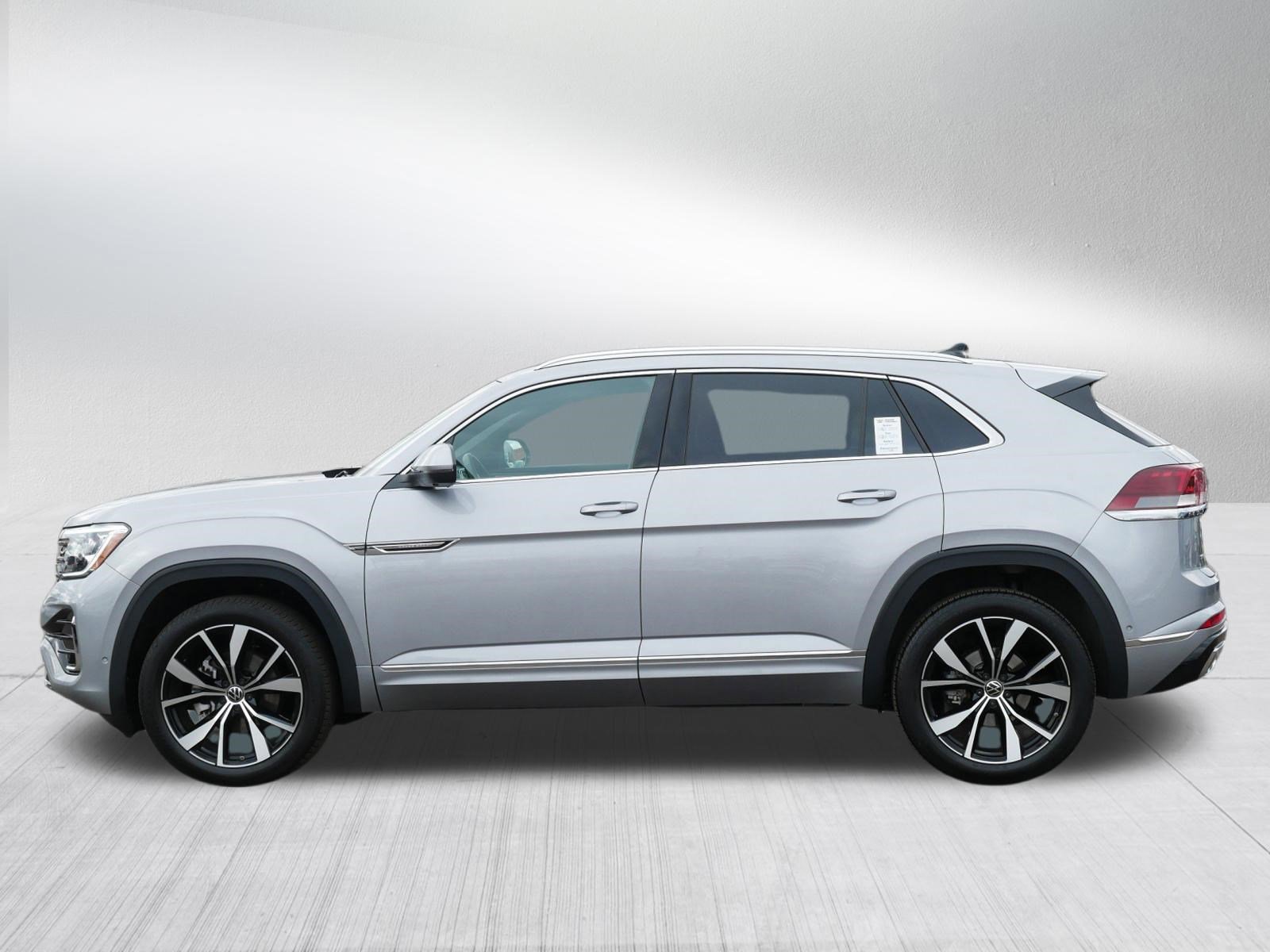 Certified 2025 Volkswagen Atlas Cross Sport SEL Premium R-Line image 4