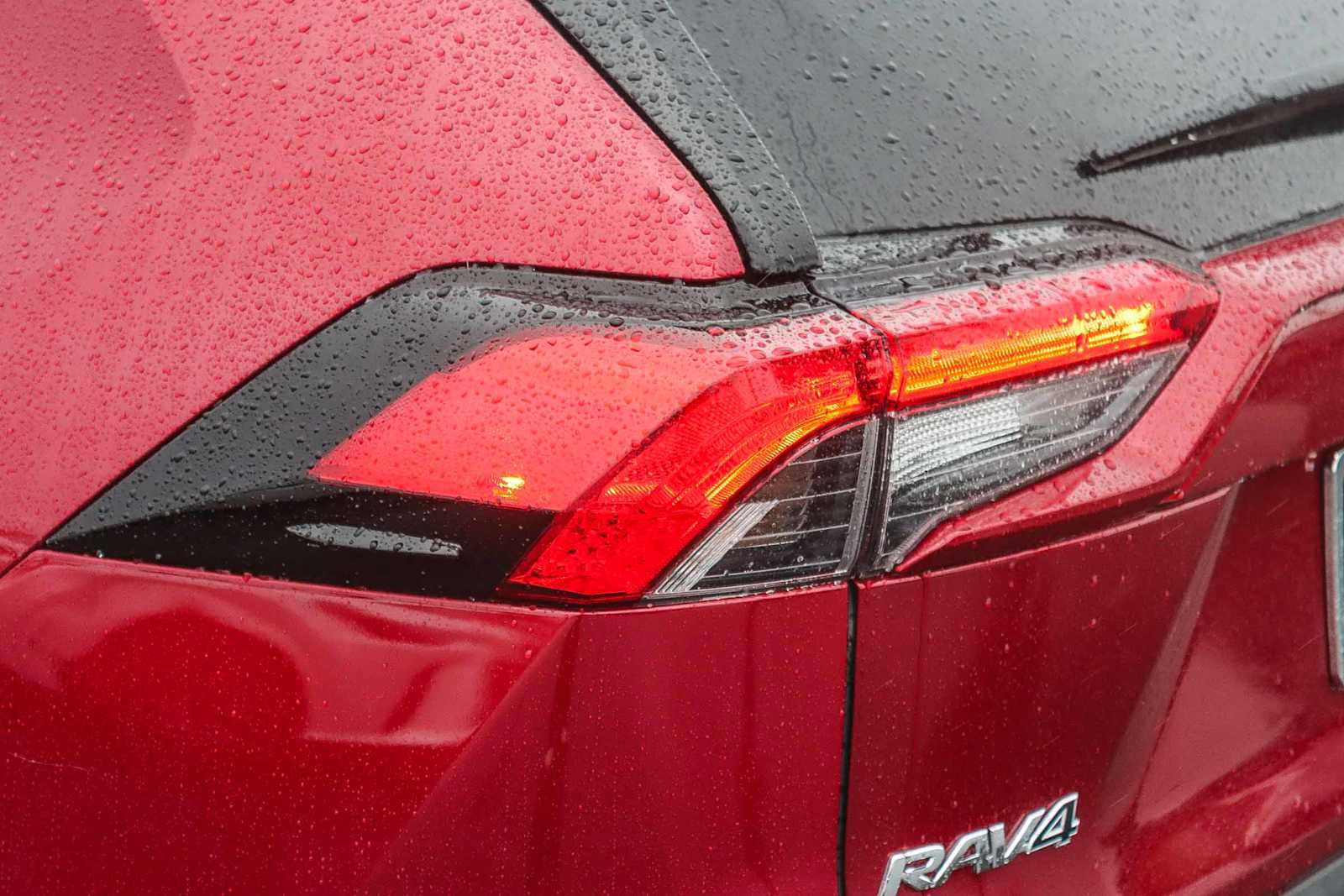 Used 2021 Toyota RAV4 XLE image 5