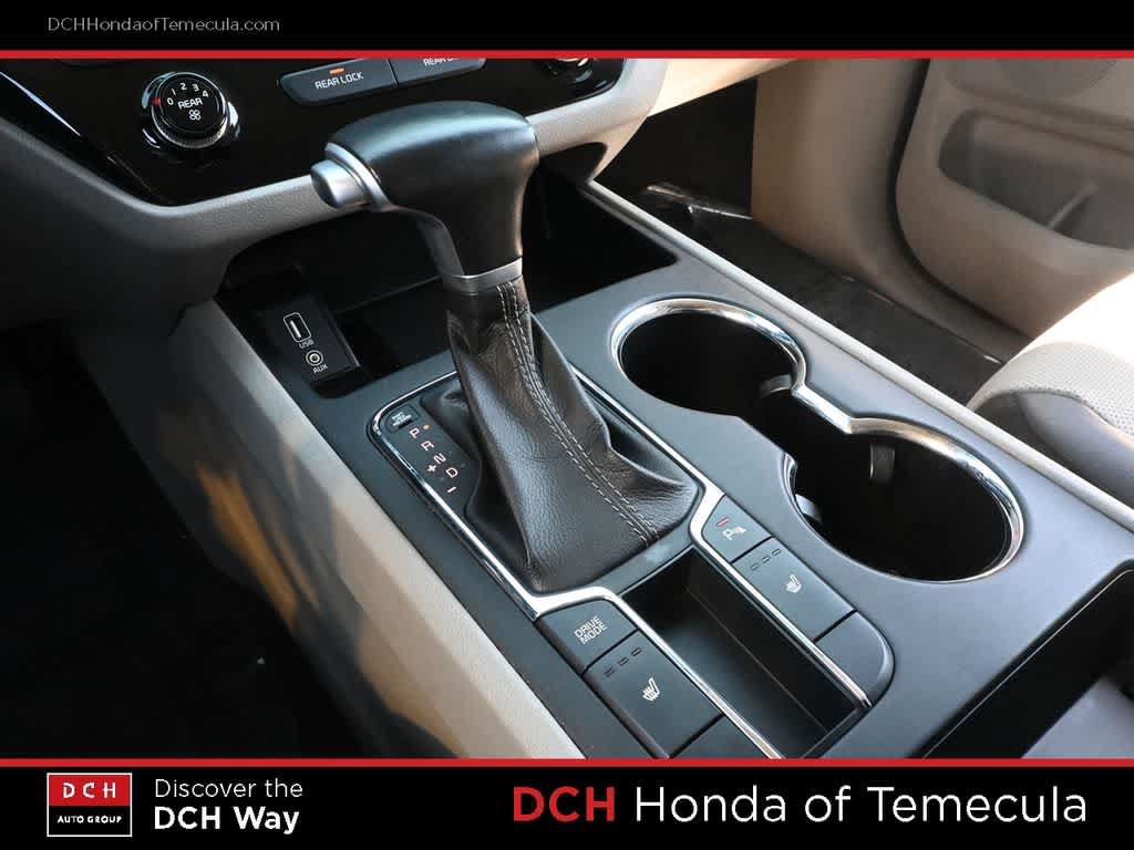 Used 2021 Kia Sedona EX FWD image 11