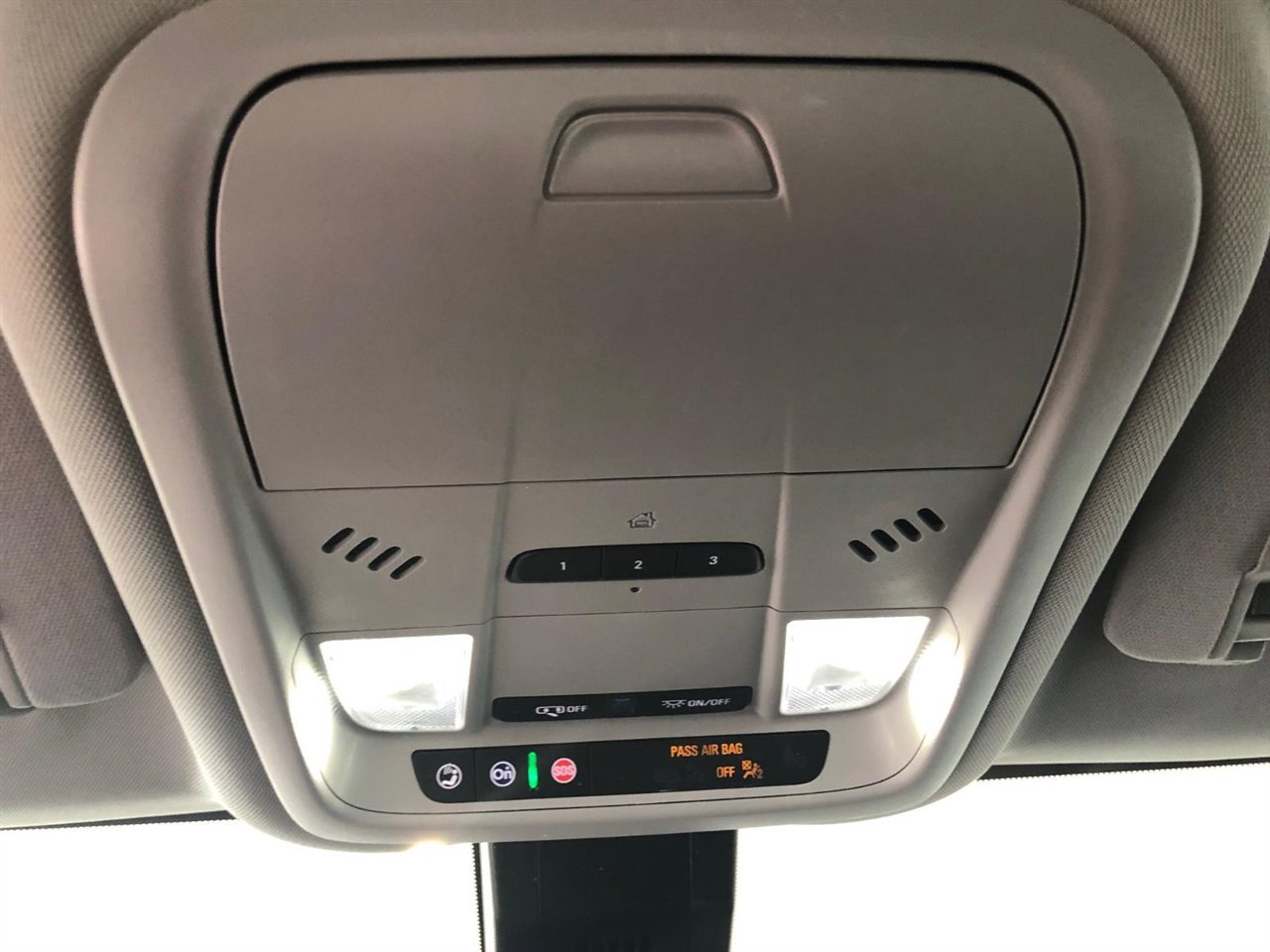 Used 2023 Chevrolet Equinox Premier image 20