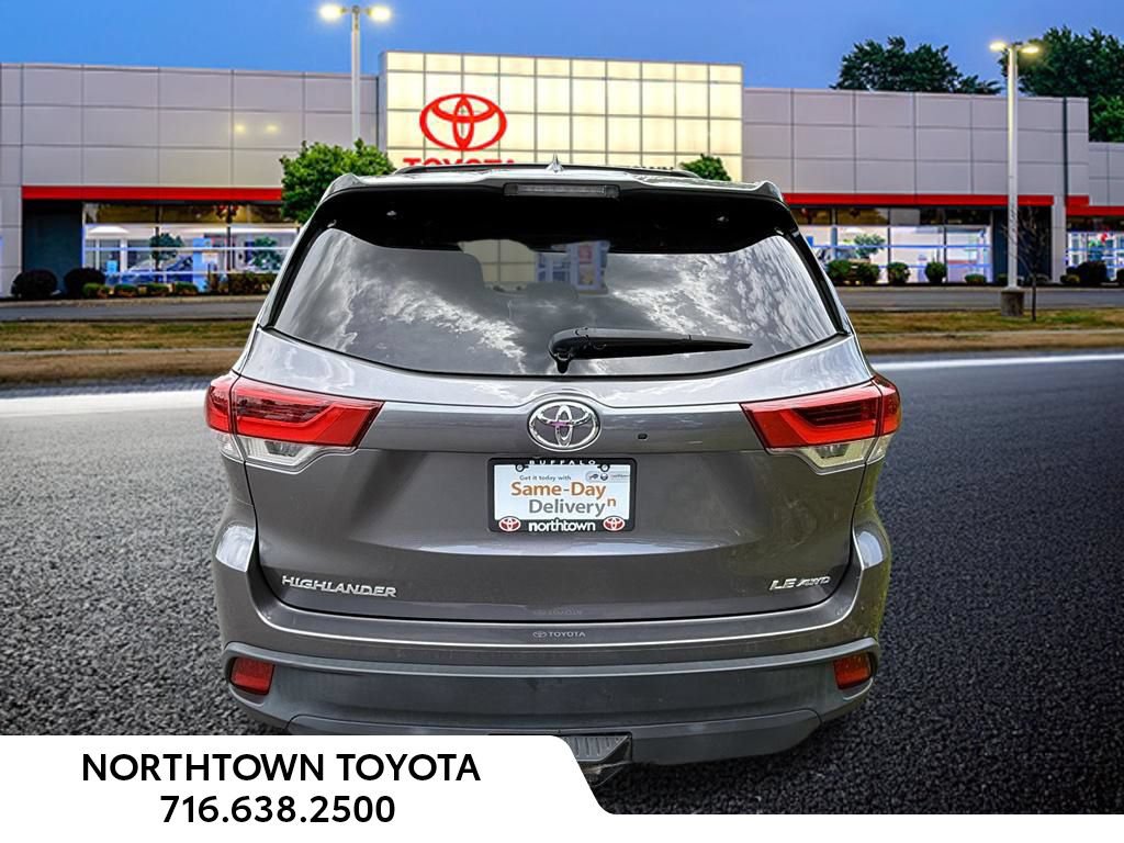 Used 2018 Toyota Highlander Plus AWD/4WD image 24