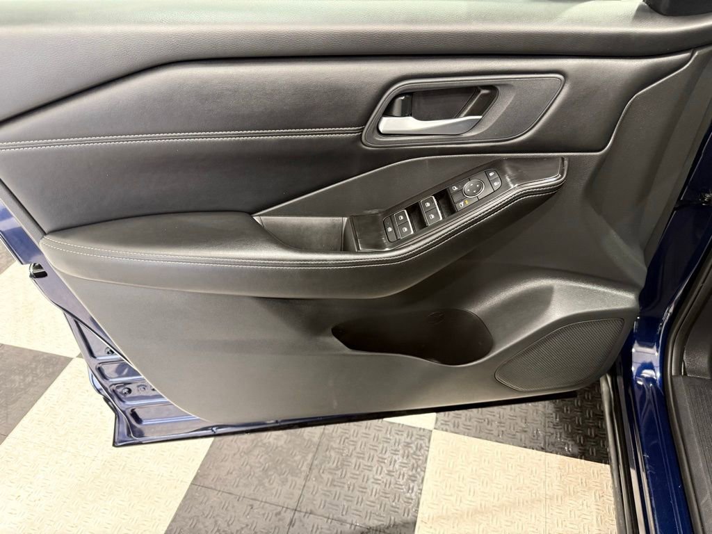 Used 2026 Nissan Rogue SL image 14