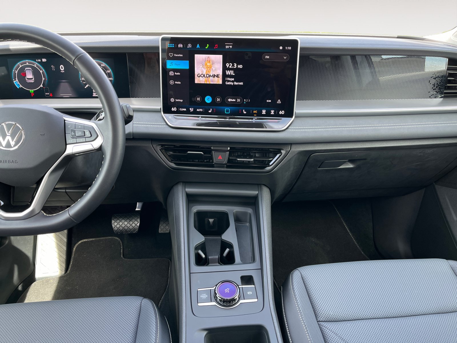 Certified 2025 Volkswagen Tiguan SE FWD image 13