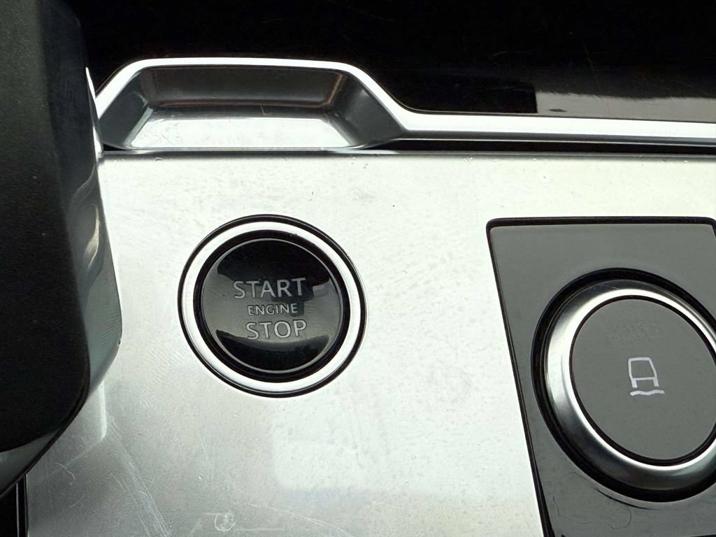 Used 2023 Land Rover Range Rover SE AWD/4WD image 24
