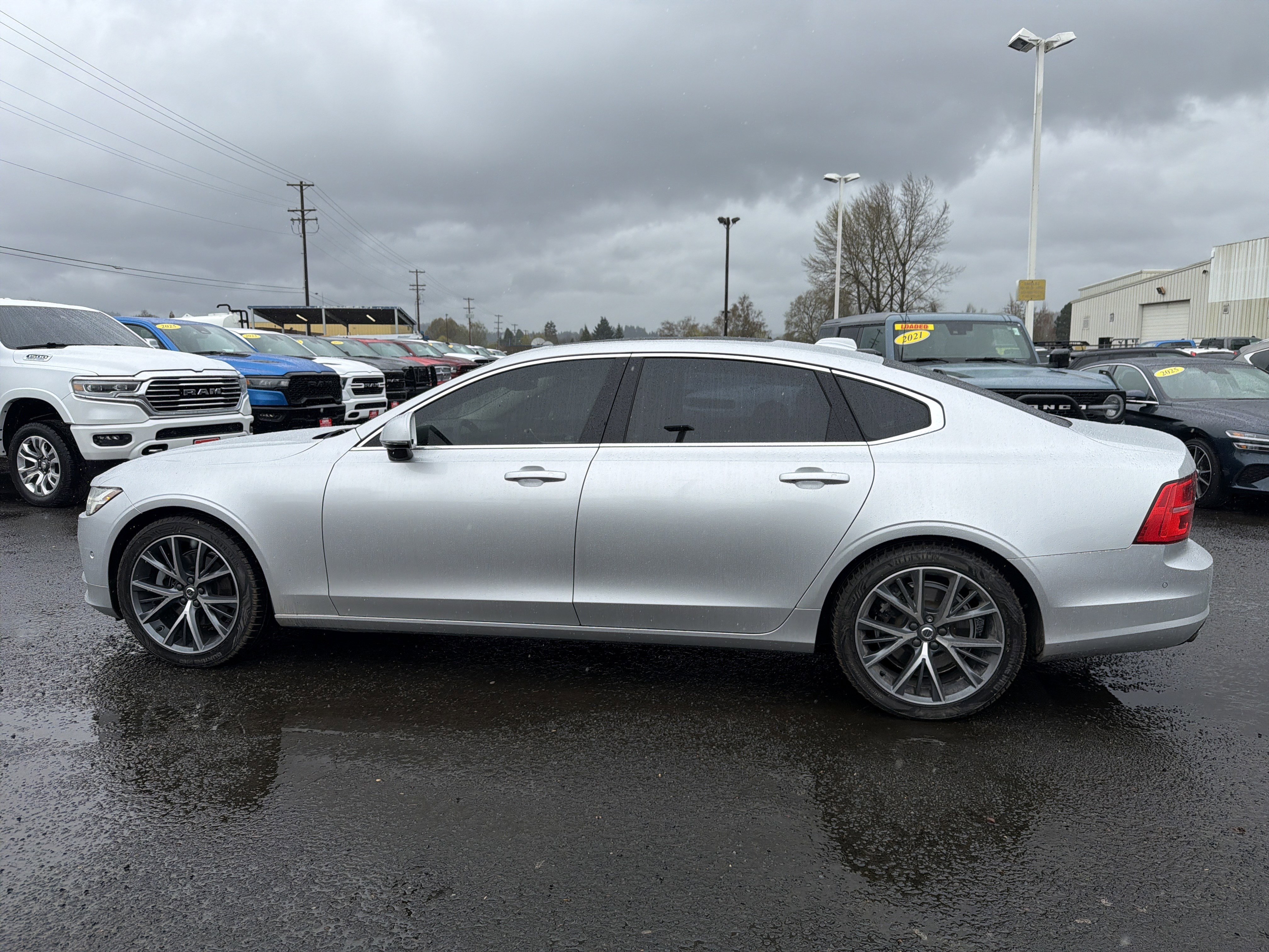 Used 2018 Volvo S90 T5 Momentum w/ Convenience Package AWD/4WD image 2