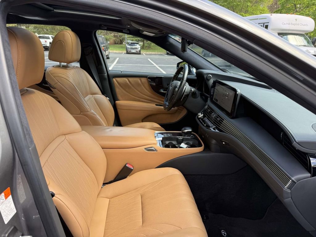 Used 2023 Lexus LS 500 AWD w/ Interior Upgrade Package image 15