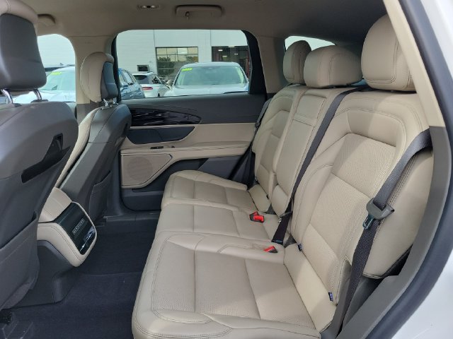 Used 2024 Lincoln Nautilus Premier AWD/4WD image 22