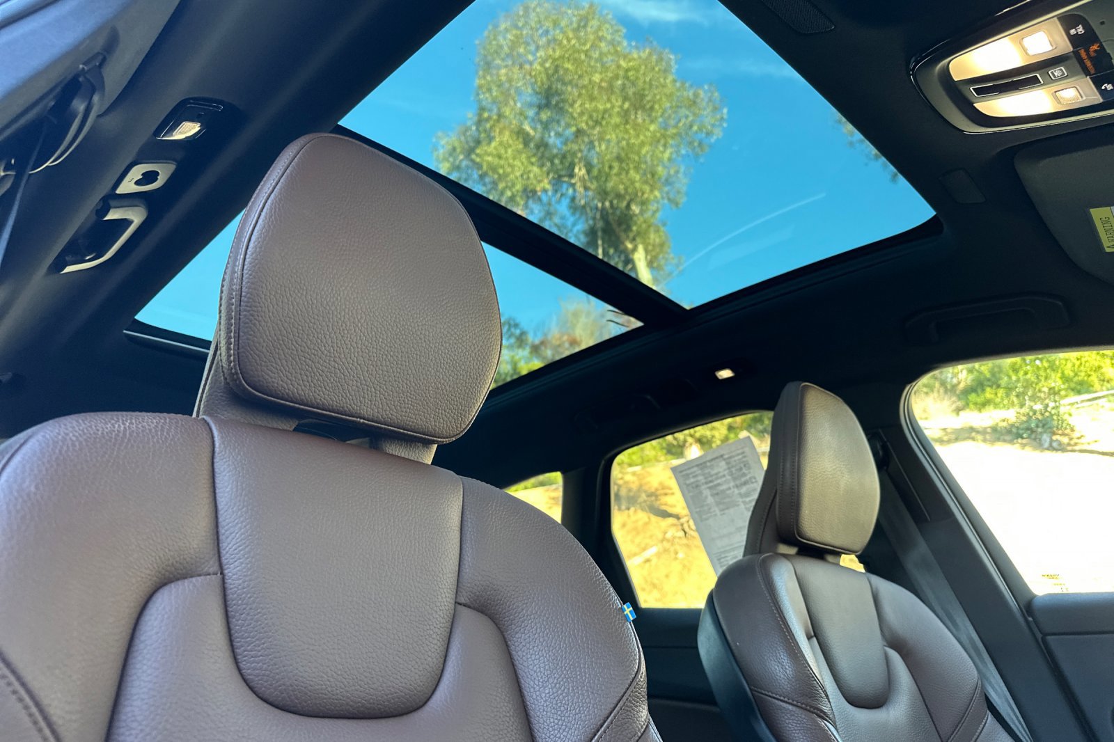 Certified 2022 Volvo XC60 B5 Momentum image 20