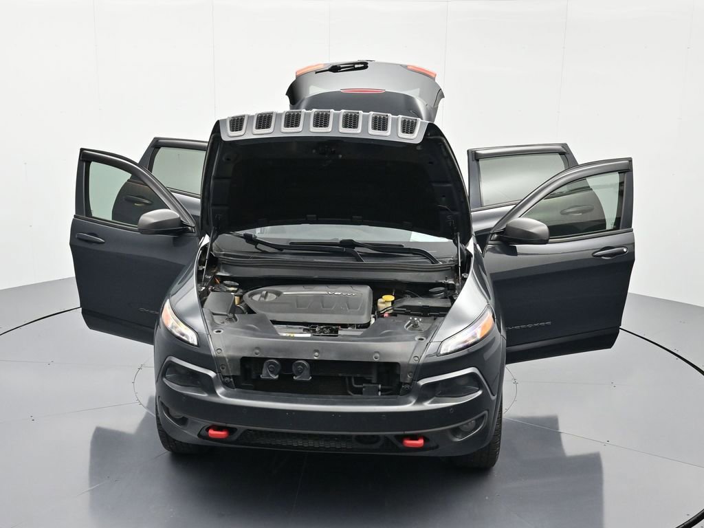 Used 2016 Jeep Cherokee Trailhawk w/ Comfort/Convenience Group image 46