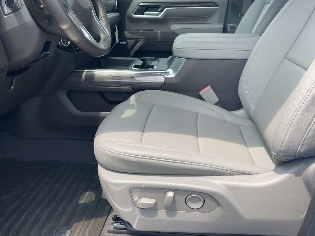 New 2026 Chevrolet Silverado 2500 LTZ w/ LTZ Plus Package AWD/4WD image 14