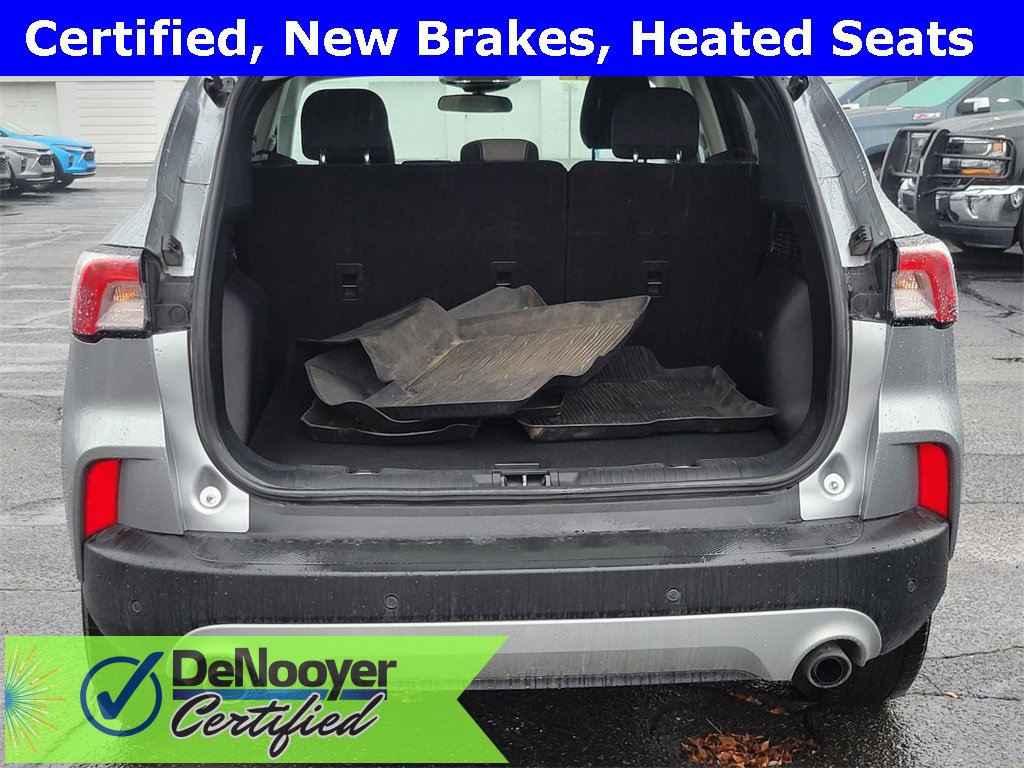 Used 2022 Ford Escape SE w/ Cold Weather Package image 26
