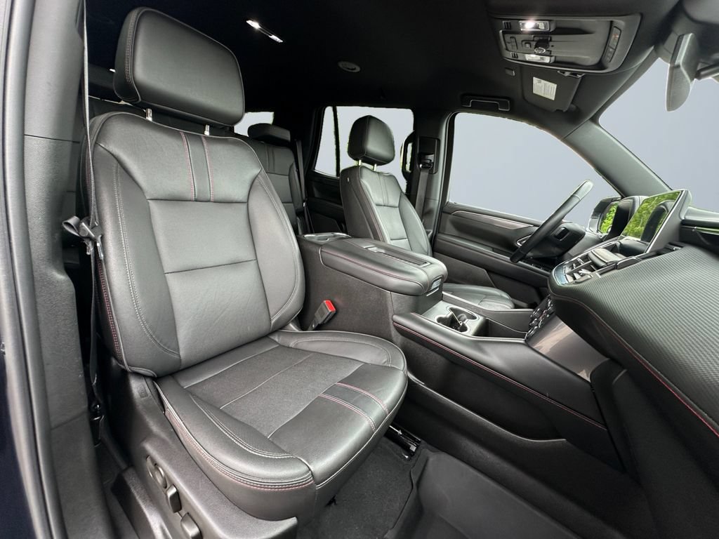 Used 2023 Chevrolet Tahoe RST w/ Luxury Package AWD/4WD image 15