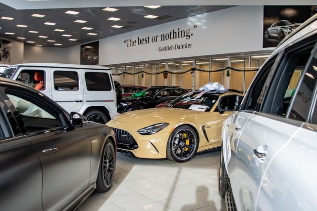 Used 2020 Porsche Taycan Turbo S image 32