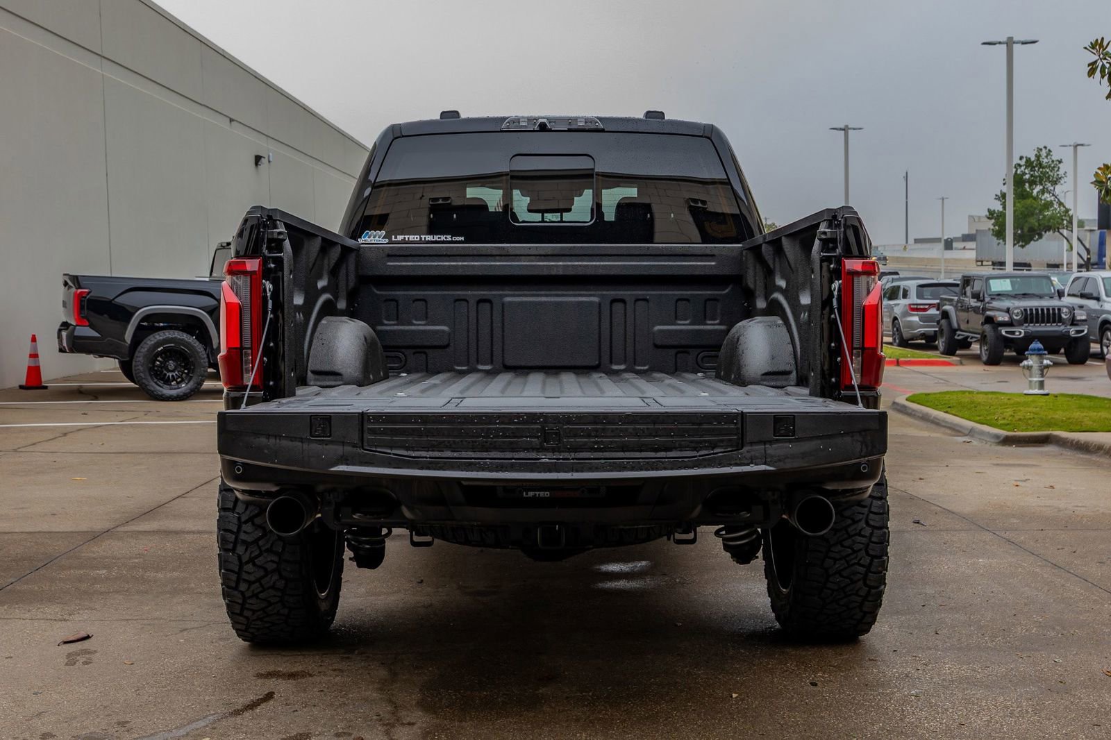 Used 2025 Ford F150 Raptor AWD/4WD image 9