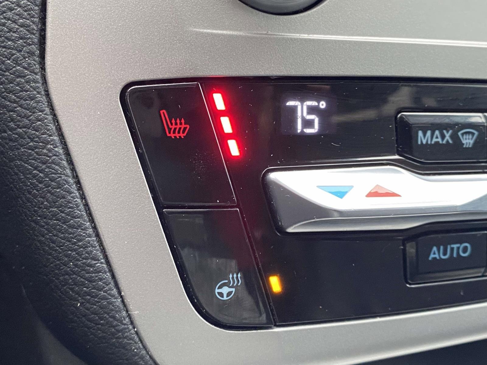 Used 2021 Ford Explorer XLT w/ Equipment Group 202A image 22