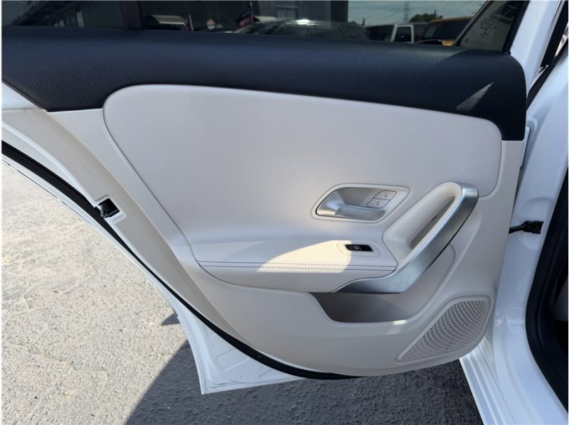 Used 2019 Mercedes-Benz A 220 image 23