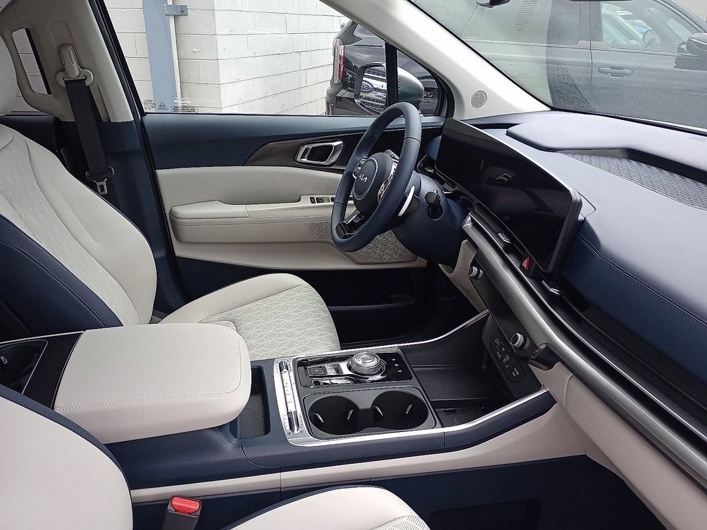 New 2026 Kia Carnival SX w/ SX Dark Edition Package image 7