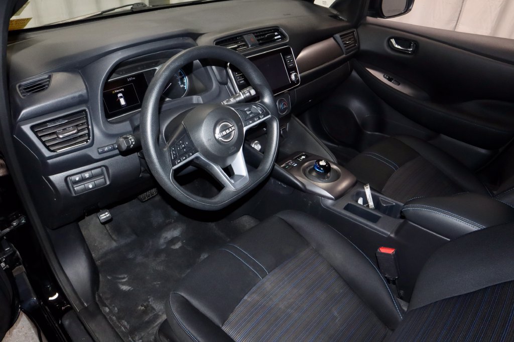 Used 2025 Nissan Leaf S FWD image 23