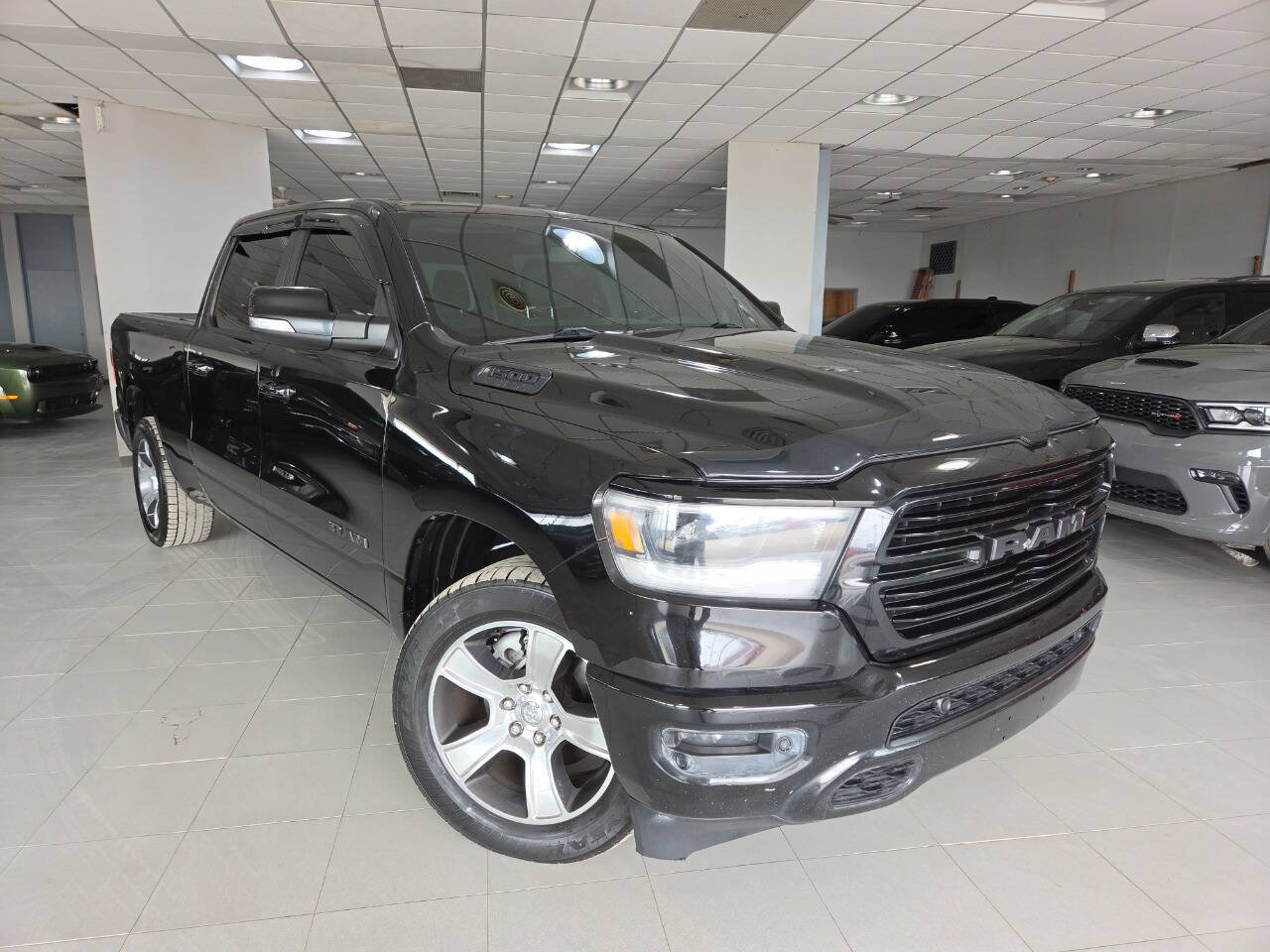 Used 2019 RAM 1500 Sport w/ Level 2 Equipment Group AWD/4WD image 1