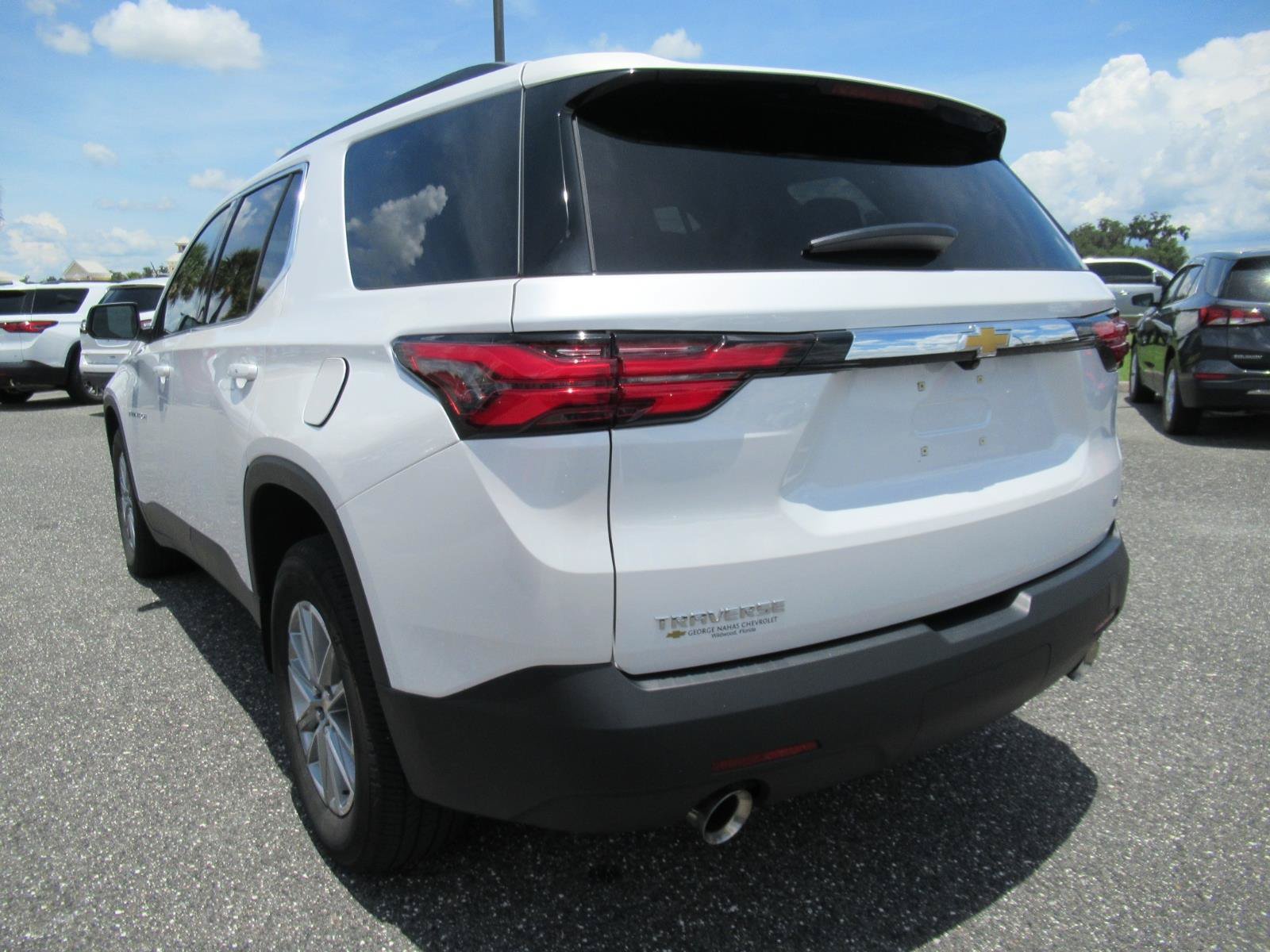 Used 2023 Chevrolet Traverse LT FWD image 5