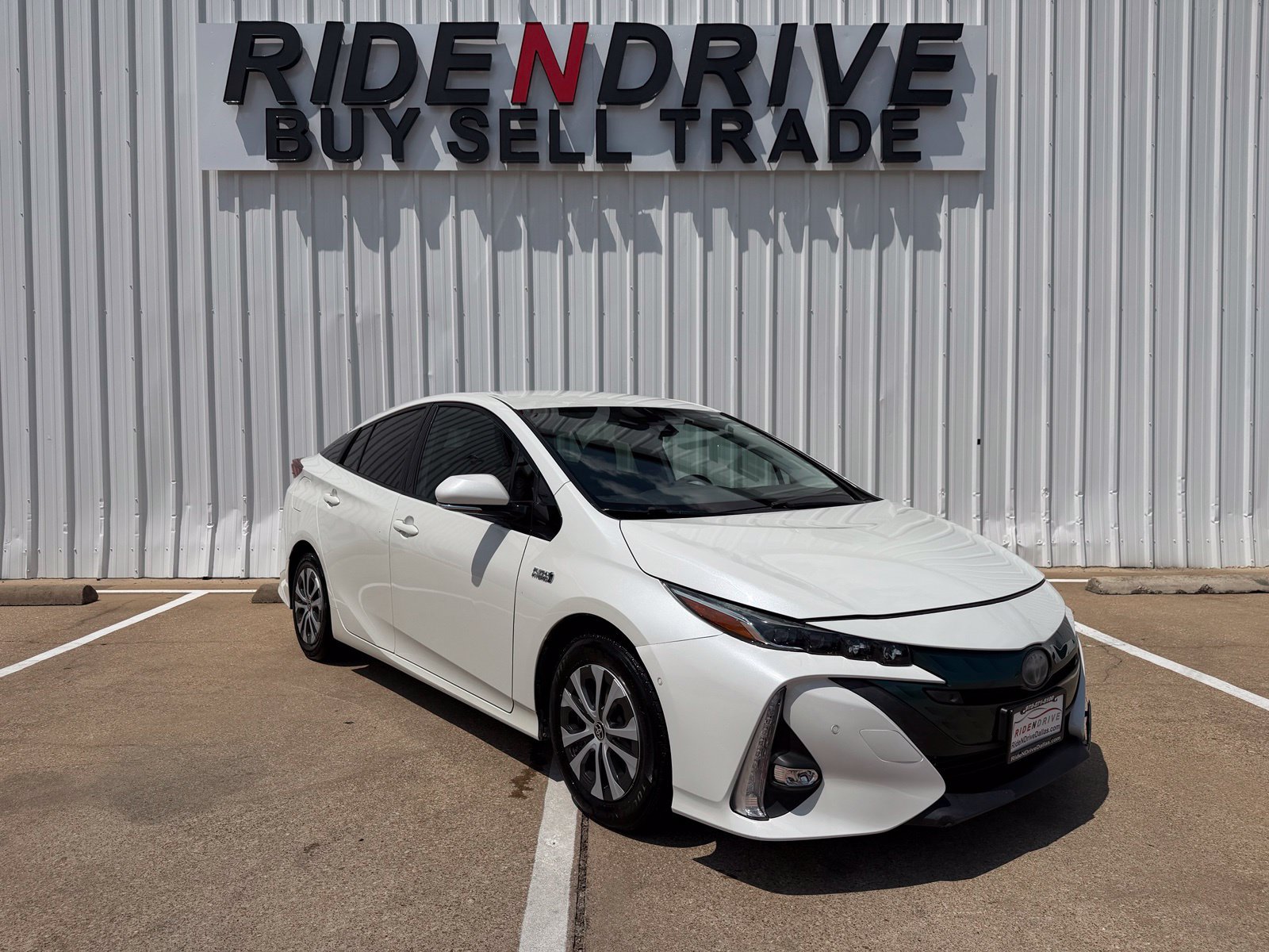 Used 2020 Toyota Prius Prime Limited FWD image 9