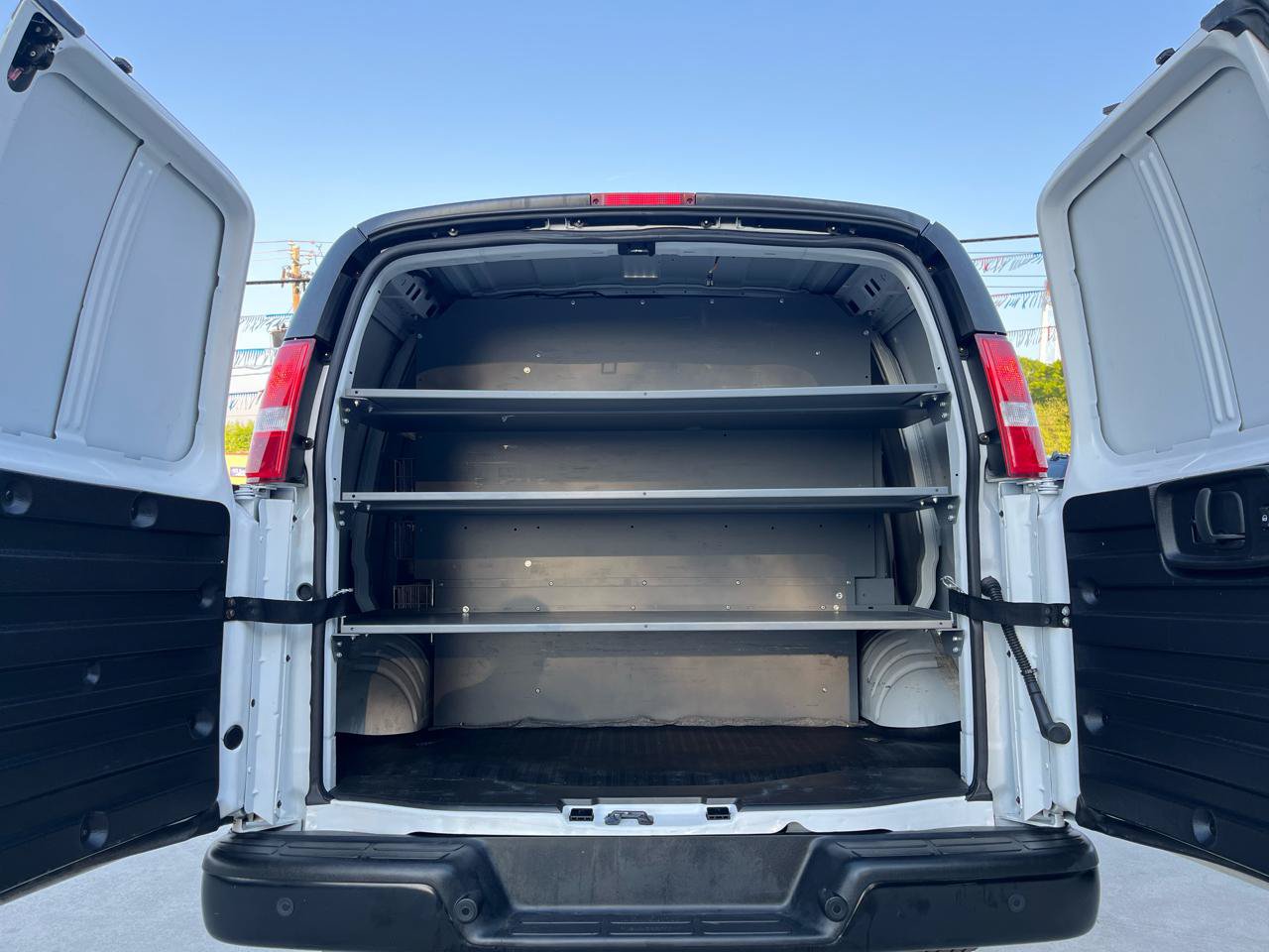 Used 2019 Chevrolet Express 2500 RWD image 7