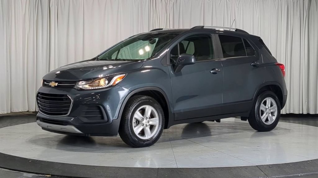Used 2021 Chevrolet Trax LT w/ Driver Confidence Package FWD image 5