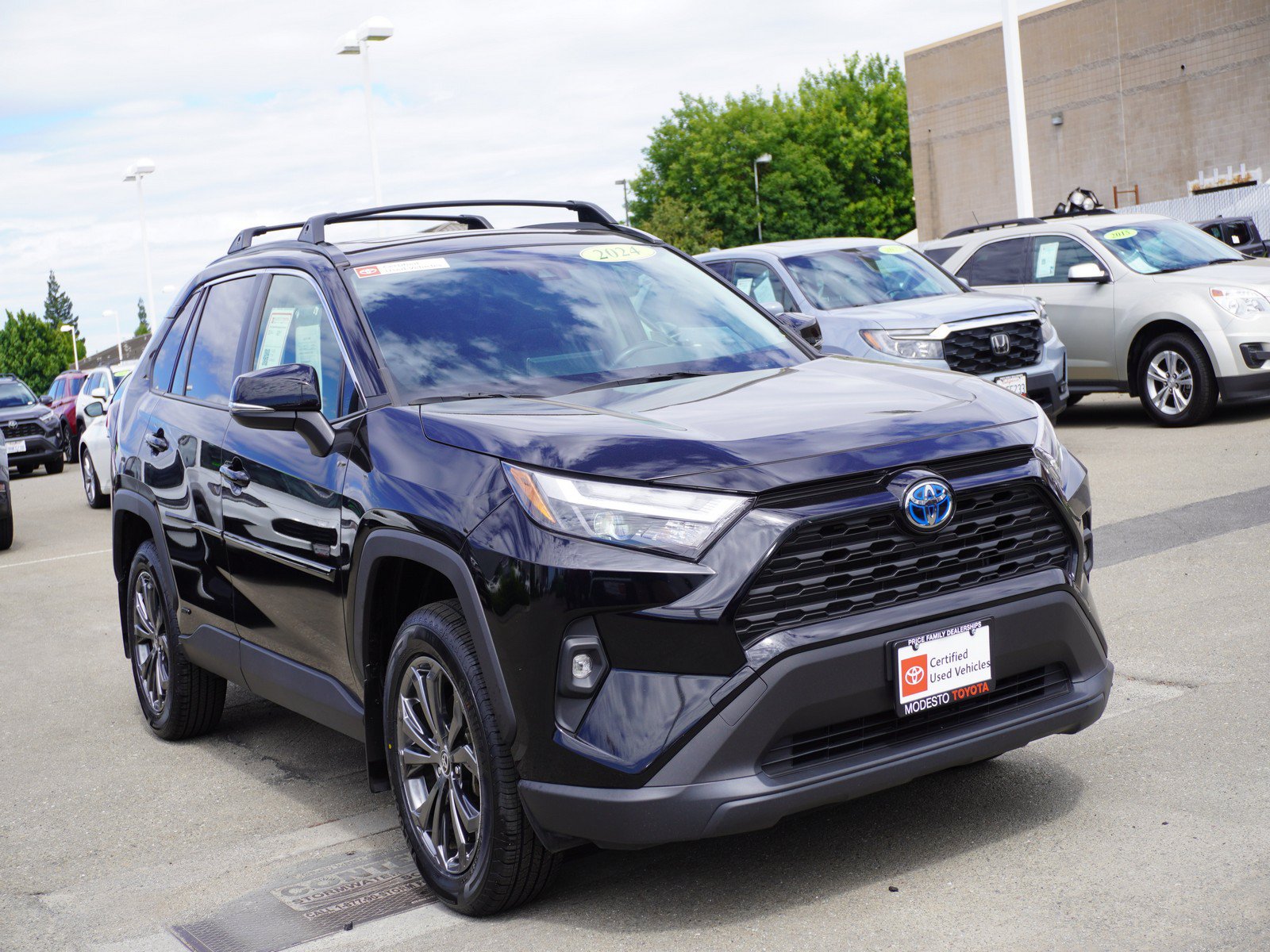 Used 2024 Toyota RAV4 XLE Premium w/ Weather Package AWD/4WD video 1