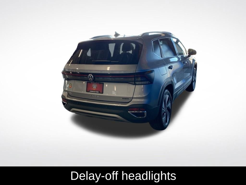 Used 2025 Volkswagen Taos SE AWD/4WD image 17
