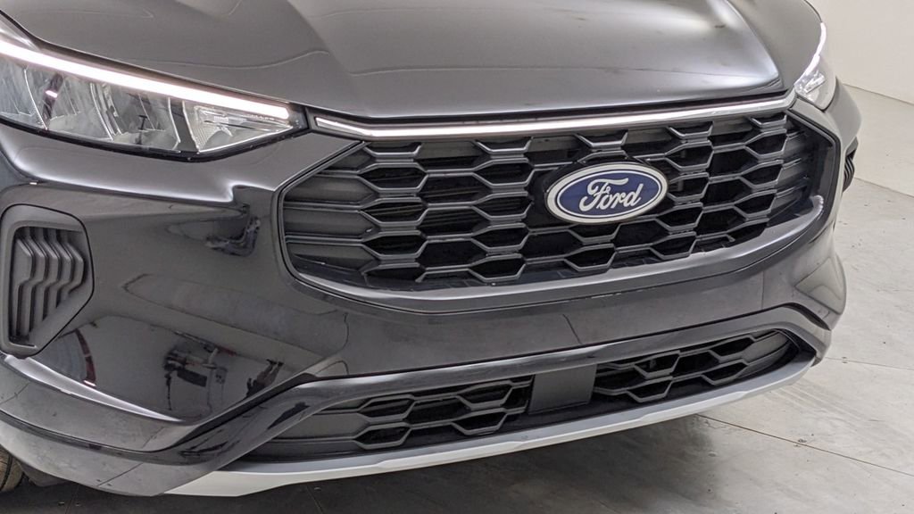 Certified 2023 Ford Escape ST-Line w/ Tech Pack #1 image 40