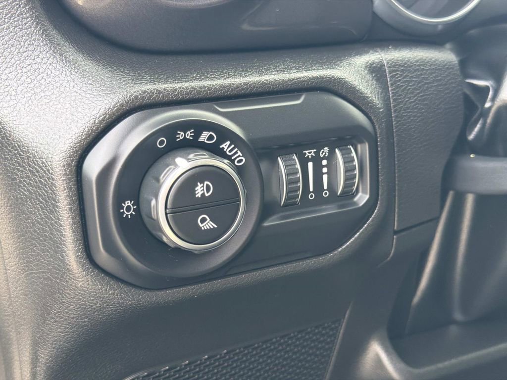 Used 2022 Jeep Gladiator Sport image 23