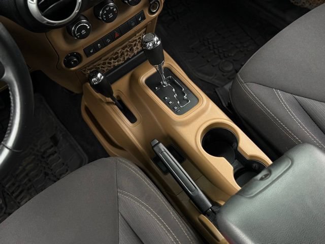 Used 2015 Jeep Wrangler Unlimited Sahara w/ Dual Top Group AWD/4WD image 24